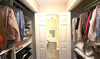35 Governor Cir, Albany, NY 12208
