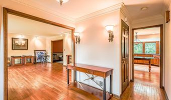 1 WILLOW BROOK Ln, Annandale, NJ 08801