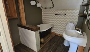 415 W 15th St, Auburn, IN 46706