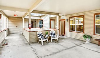 920 Mountain Meadows Cir, Ashland, OR 97520