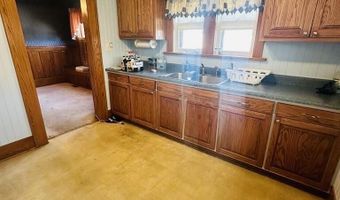 243 E 17th St, Baxter Springs, KS 66713