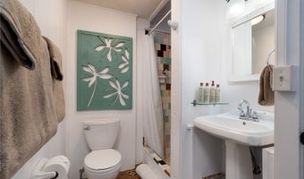 1276 Mokulua Dr, Kailua, HI 96734