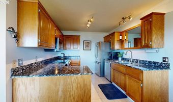 1303 MOORE St 102, Brookings, OR 97415