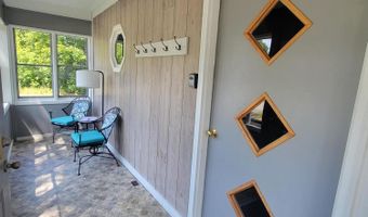 60 Summit St, Baileyville, ME 04694