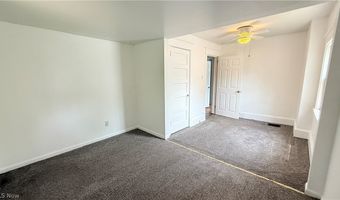 592 Lindell St, Akron, OH 44305