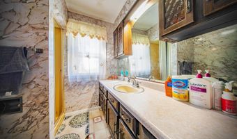 25 Eighth St, Auburn, ME 04210