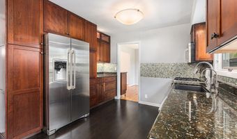 2222 Delaware Dr, Ann Arbor, MI 48103