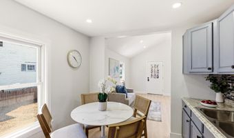638 8th St, Absecon, NJ 08201
