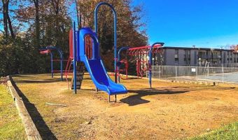 5217 NEWTON St 102, Bladensburg, MD 20710