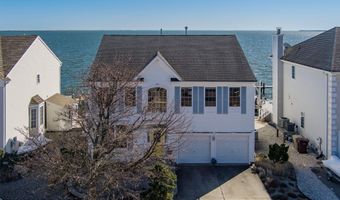 8 Jibsail Dr, Bayville, NJ 08721
