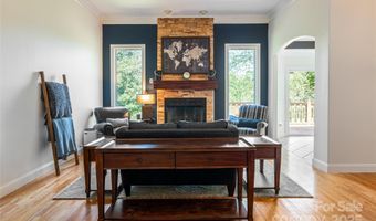 47 Timberwood Dr, Asheville, NC 28806