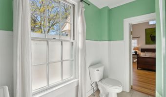 11 Linden St, Bath, ME 04530