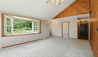1957 COUNTY ROAD T N, Amherst Junction, WI 54407