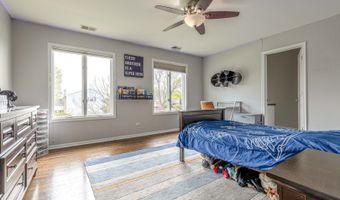 1801 N Dover Ct, Arlington Heights, IL 60004