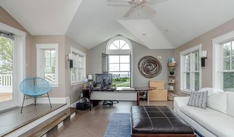 126 Cliff Dr, Narragansett, RI 02882