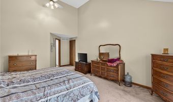 231 Londonderry Ln, Amherst, NY 14068