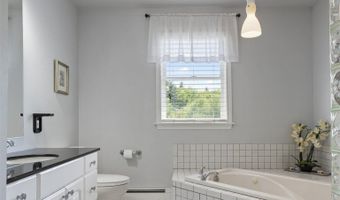 15 Kelso Dr, Bow, NH 03304