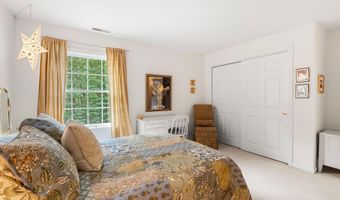 53 Essex Rd, Bedford, NH 03110