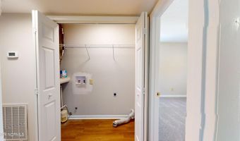 727 Chancery Ln, Aberdeen, NC 28315