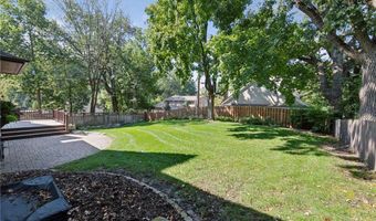 132 Interlachen Rd, Hopkins, MN 55343