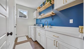821 GREENWICH Dr, Ambler, PA 19002