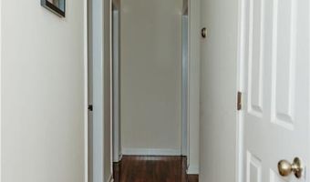 16 Ward Ave, Middletown, RI 02842