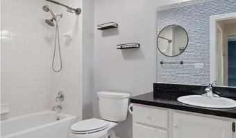 700 Hampton Cir 8, Aurora, OH 44202