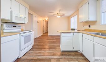 453 Yvonne St, Arco, ID 83213