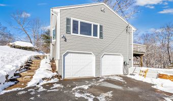 17 Stage Rd, Brookfield, CT 06804