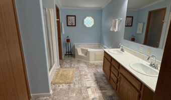 4955 S 40th Rd, Aldrich, MO 65601