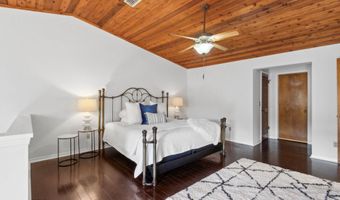 2058 BEACH Ave, Atlantic Beach, FL 32233