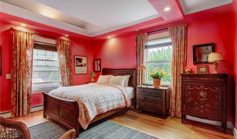 24 Hunter Ave, Newport, RI 02840