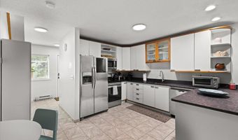 84 Roundhouse Rd, Bourne, MA 02532