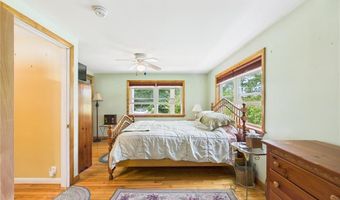 163 Winterberry Rd, Narragansett, RI 02874