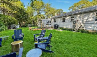 65 Bayberry Ln, East Greenwich, RI 02818