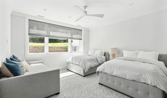 7 Ashwood Ct, Amagansett, NY 11930