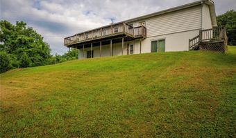105 Lincoln Hts, Alum Creek, WV 25003