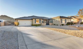 17066 Takipi Rd, Apple Valley, CA 92307
