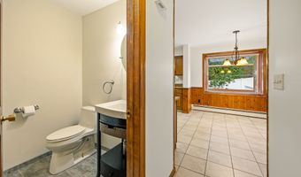 14 Colonial Ct, Cheshire, CT 06410