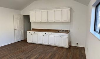 205 S Parkway Dr, Alvarado, TX 76009