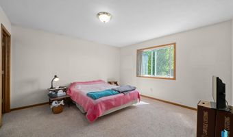 220 S Augusta Ave, Brandon, SD 57005