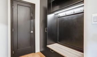 43404 FIFEVILLE Sq, Ashburn, VA 20148
