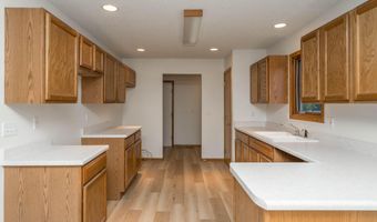 809 NE 5th St, Ankeny, IA 50021