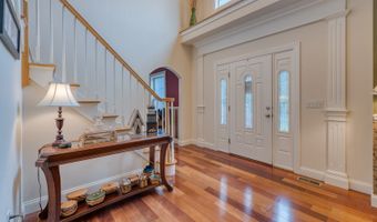 2 Warren Gln, Burlington, CT 06013