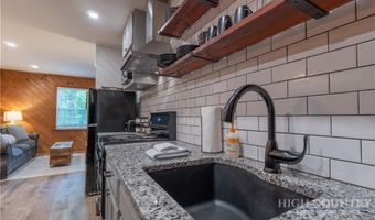 141 Snowflake Rd, Banner Elk, NC 28604
