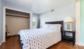 43 Flintstone Rd, Narragansett, RI 02882