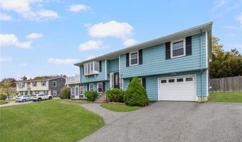 23 Algonquin Dr, Middletown, RI 02842