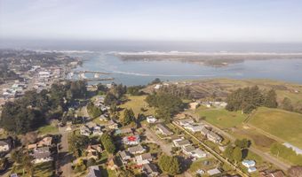 830 DIVISION St SE, Bandon, OR 97411