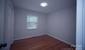 6212 Snowcrest Ct, Charlotte, NC 28212