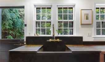 27 William St, Newport, RI 02840